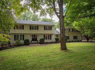 23 Woodcrest Dr, Armonk, NY 10504