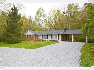 202 Lazy Ln, Pigeon Forge, TN 37863