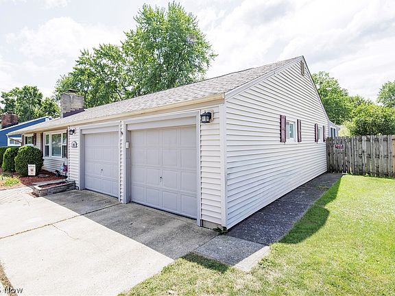 3rd image of 395 Pattie Dr