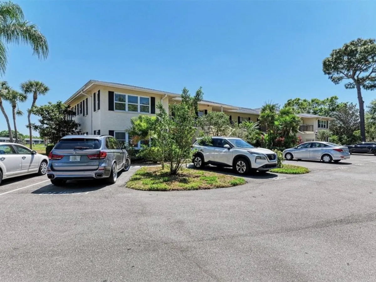 2 bed, 1444 sqft, $2,300 — Photo 3