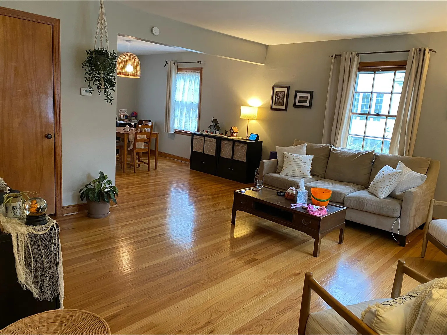 3 bed, 1200 sqft, $2,100 — Photo 2