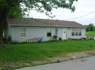 201 W Davis St, Stockton, MO 65785