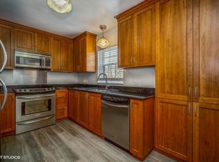 600 Elm Pl APT 592, Highland Park, IL 60035