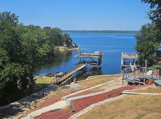 411 N Lake Shore Cir, Bridgeport, TX 76426