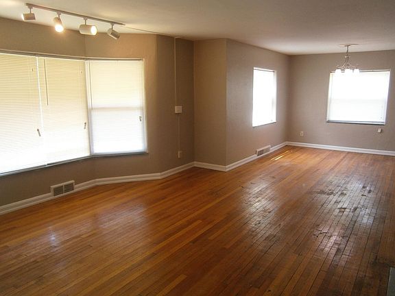 2nd image of 821 Forest Grove Ave