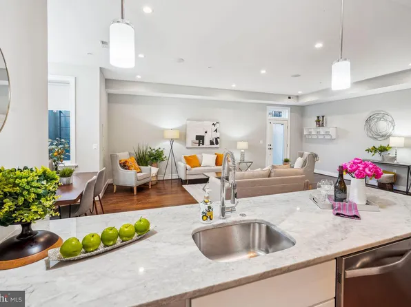 1401 K St SE APT 1, Washington, DC 20003