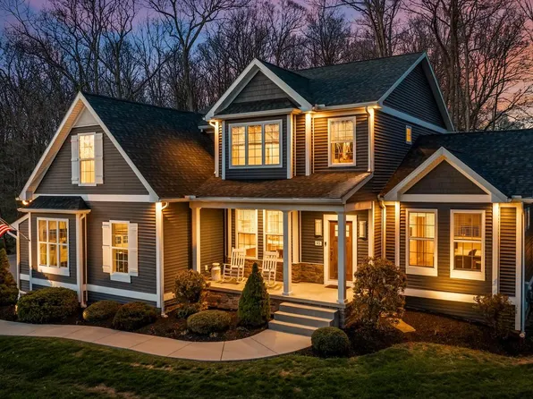 95 Shady Ln, Hanover, PA 17331