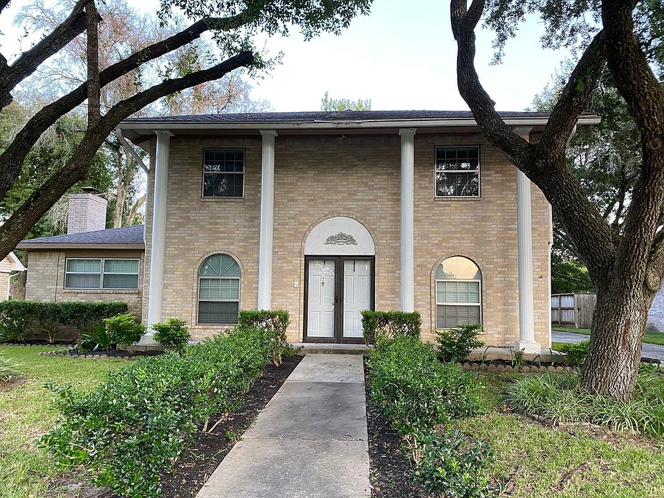 1st image of 212 Palm Aire Dr