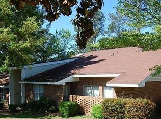 106A Westcliff Cir, Warner Robins, GA 31093