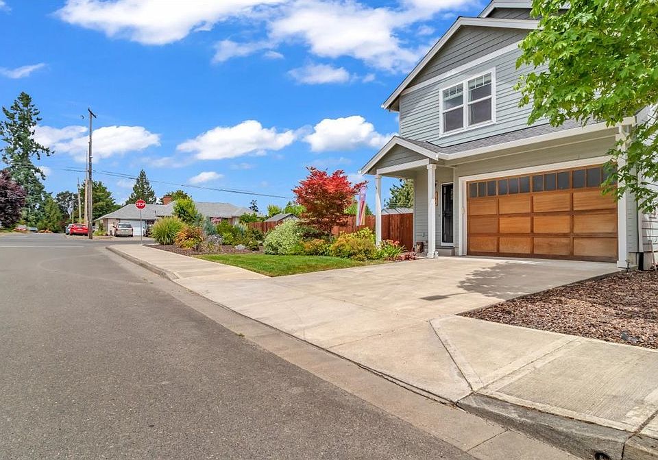 100 S 6th St, Carlton, OR 97111 MLS 23553063 Zillow
