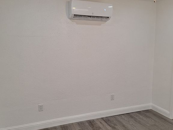 5th image of 1302 Avenue 392 #10