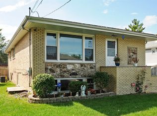 6749 W 85th St, Burbank, IL