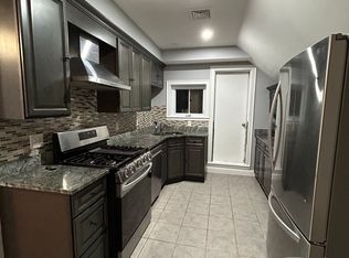 176 Snell St UNIT 2, Fall River, MA 02721