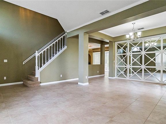 4th image of 832 Jade Forest Ave