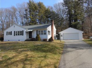 5 Meadow Dr, Gales Ferry, CT 06335