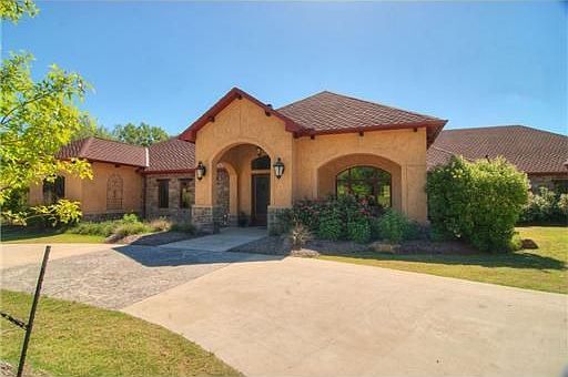 2nd image of 1404 Mission Hills Ct