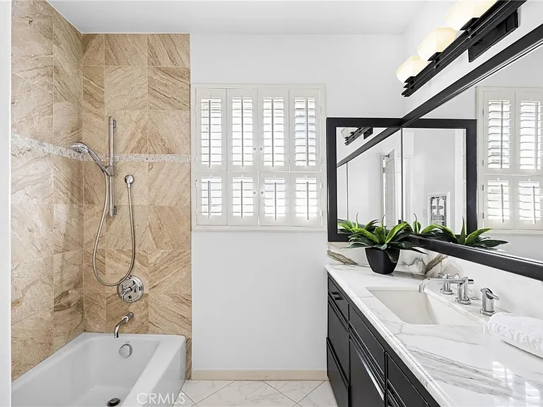 1510 W Oceanfront #B — Photo 20