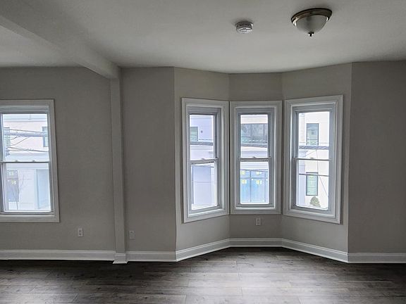 4th image of 182 Ashford Ave Floor 2
