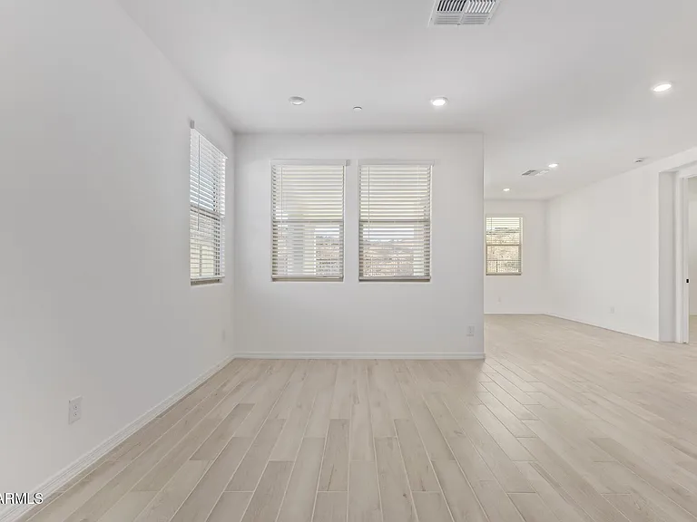 21301 W Roanoke Ave — Photo 14