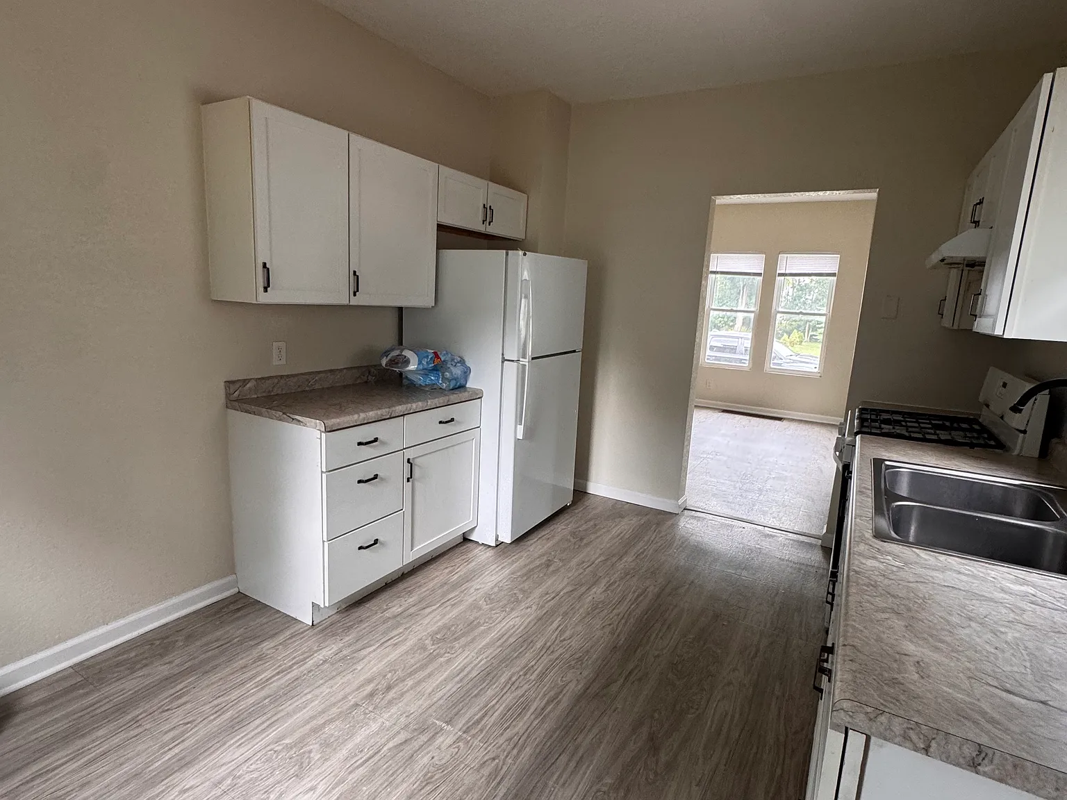 2 bed, $950 — Photo 4