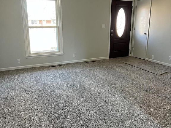 4th image of 1060 Ravenwood Dr