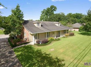 2229 Riverside Dr, Port Allen, LA 70767