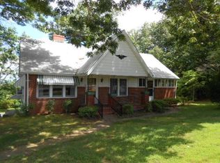 1415 Chatham Rd, Martinsville, VA 24112