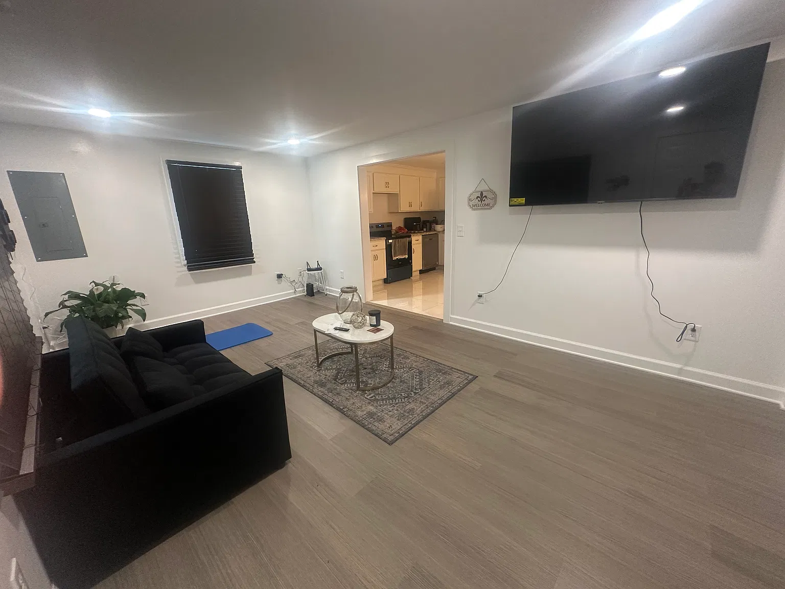 2 bed, 845 sqft, $1,600 — Photo 2