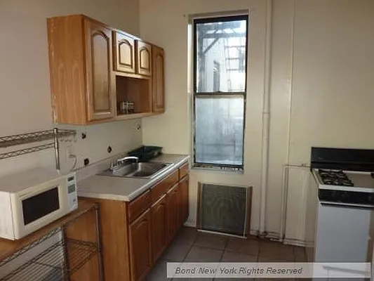 Rented by Bond New York | media 18