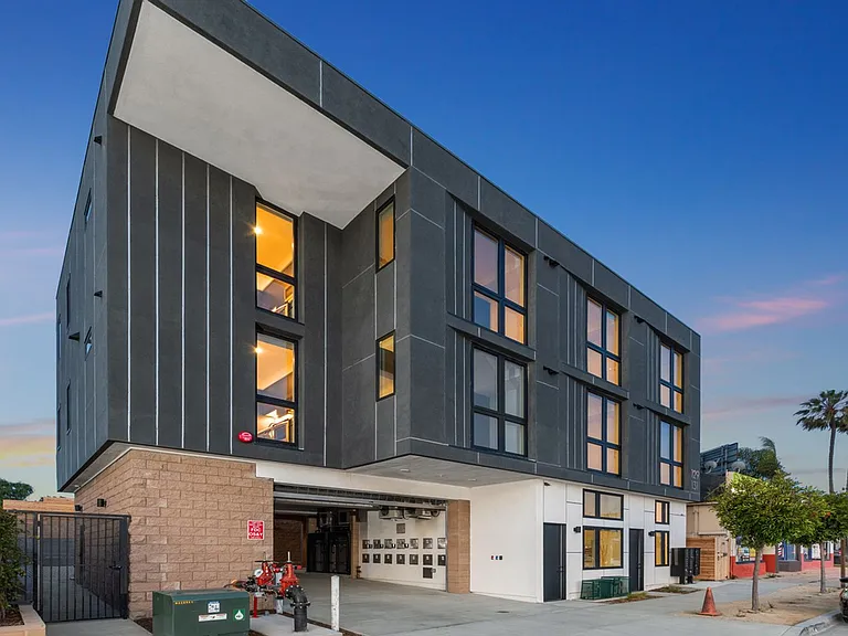 131 National City Blvd #201 — Photo 18