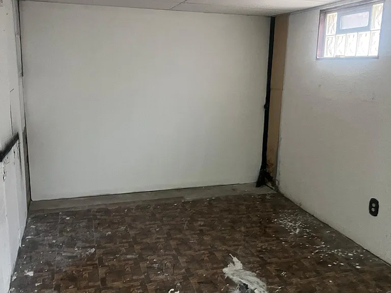 1811 Hanover Ln — Photo 11