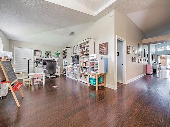 2nd image of 2233 Tioga Dr