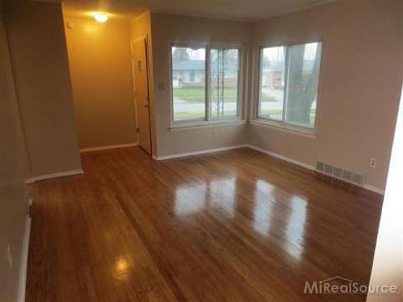 3rd image of 30441 Spybrook St