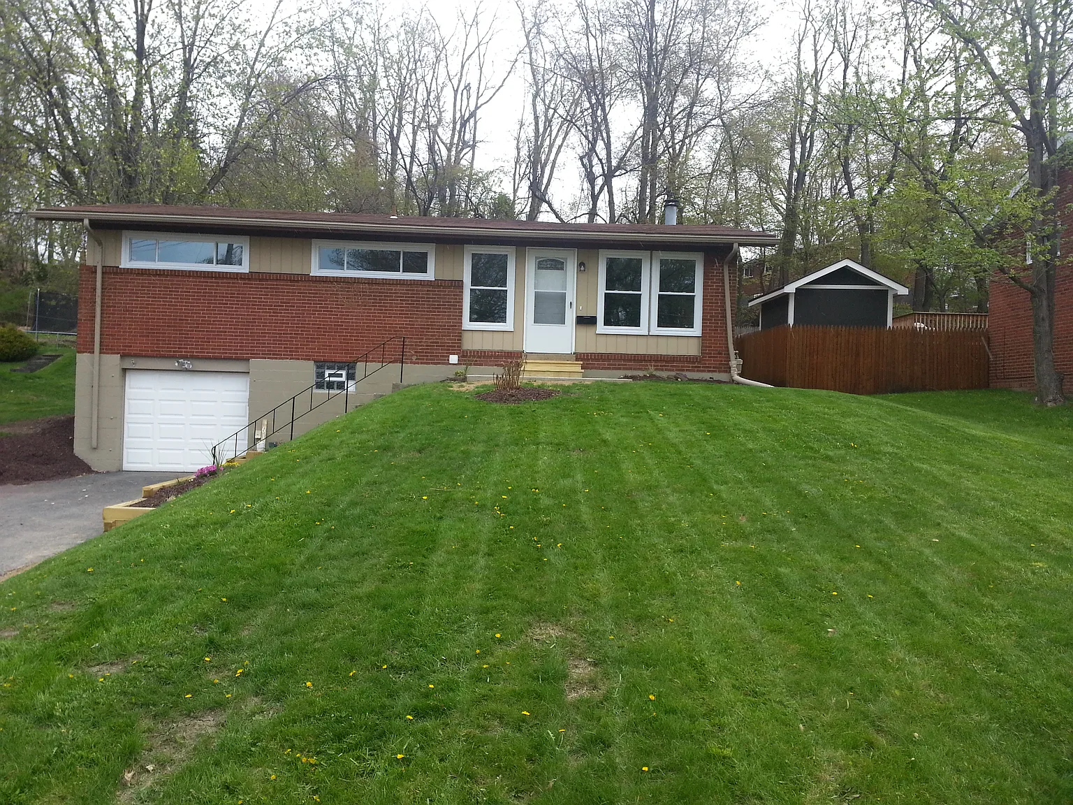 618 Garden City Dr photo 1