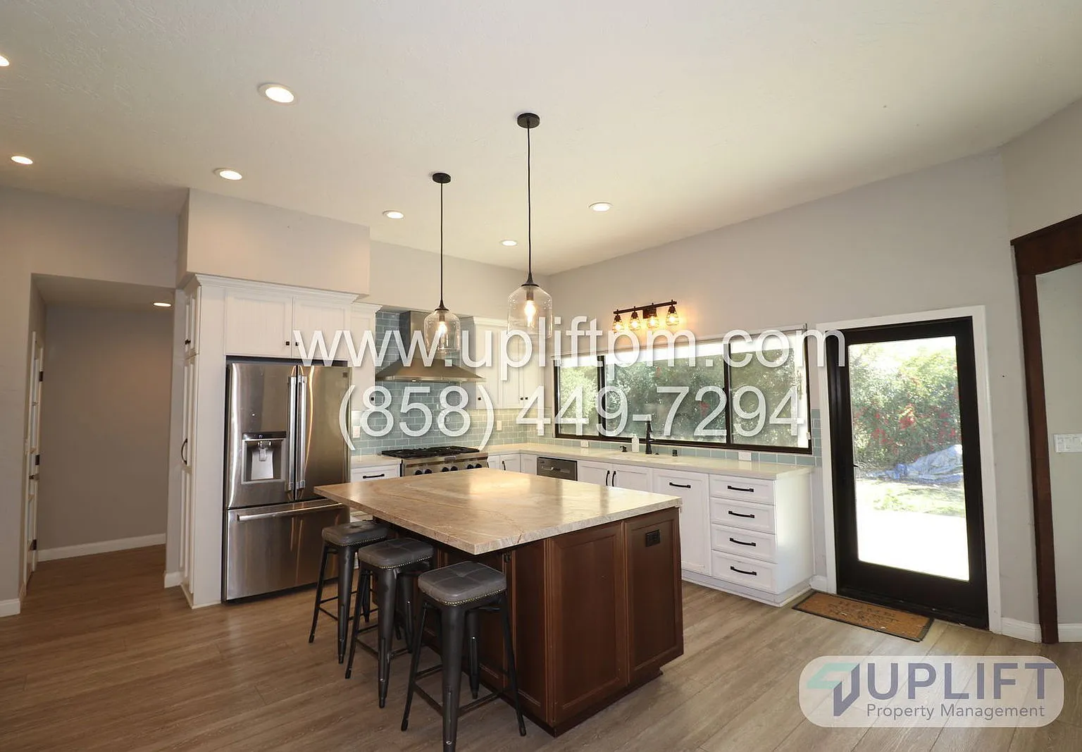 3 bed, 2.0 bath, 2300 sqft, $3,400 — Photo 1