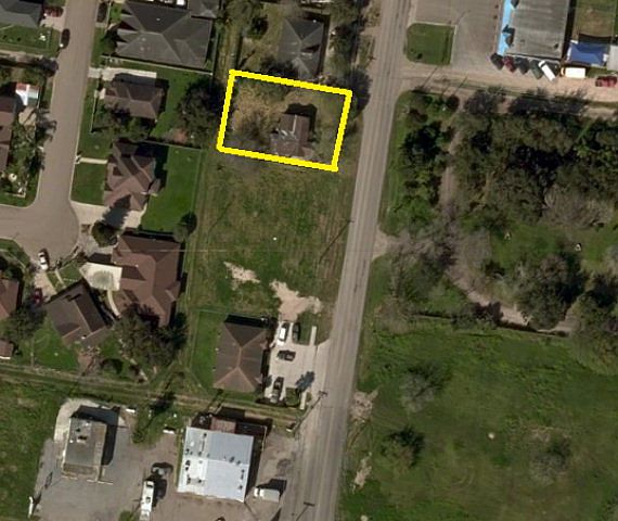 1st image of 203 N Glasscock Blvd
