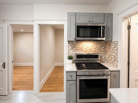 3rd image of 32 Edwin St #2