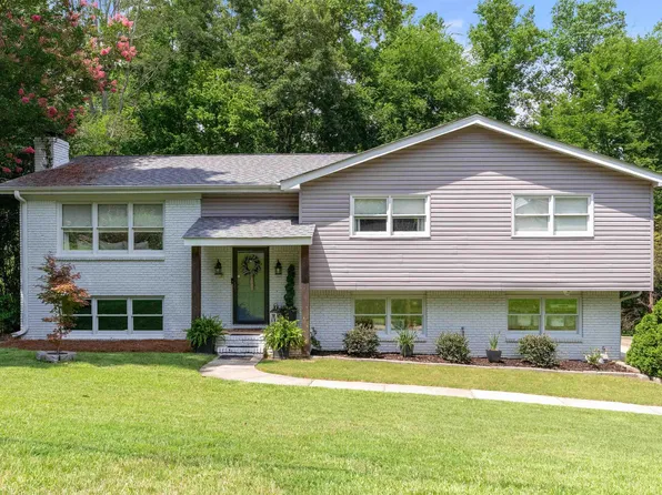 2357 Mountain Oaks Ln, Birmingham, AL 35226