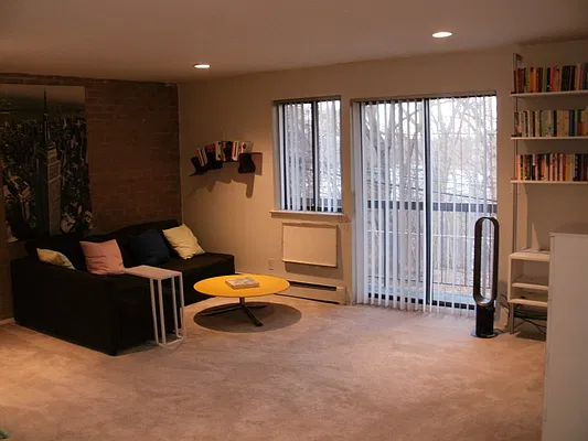 Rented by 18 REALTY | media 16