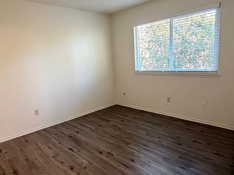 755 Carro Dr #4 — Photo 20