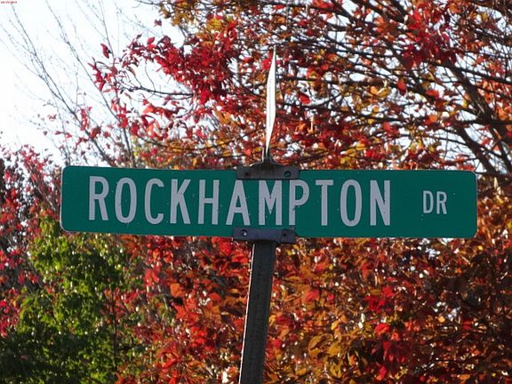 5th image of 915 Rockhampton Dr
