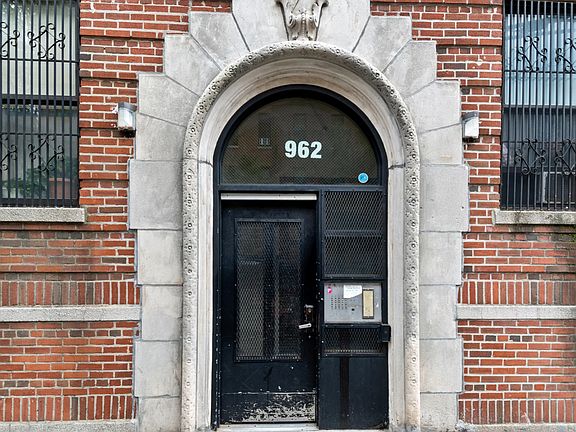 2nd image of 962 E 172nd St APT 4B