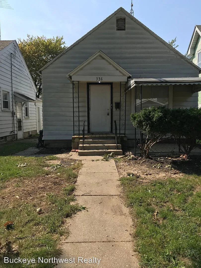 336 Cyril St photo 1