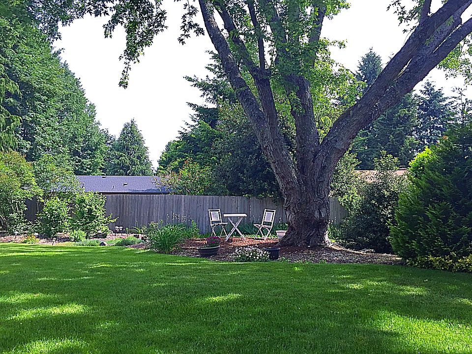 1st image of 1806 Hanover Dr SE