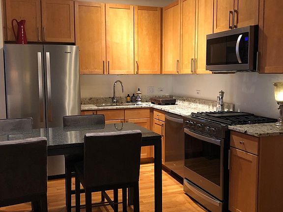 4th image of 2009-208 W Washington St Unit 2009