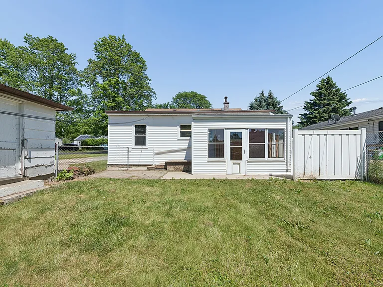 1805 Kelly Ave — Photo 18