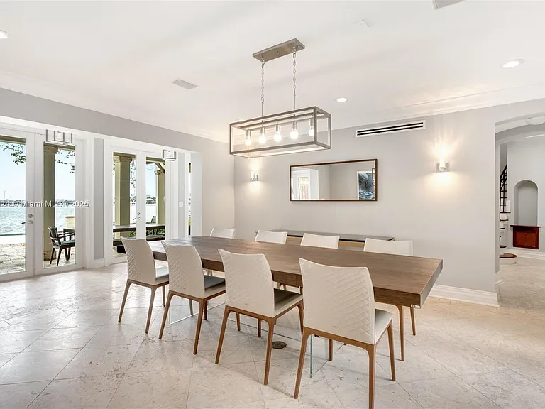 11 E Rivo Alto Dr — Photo 4