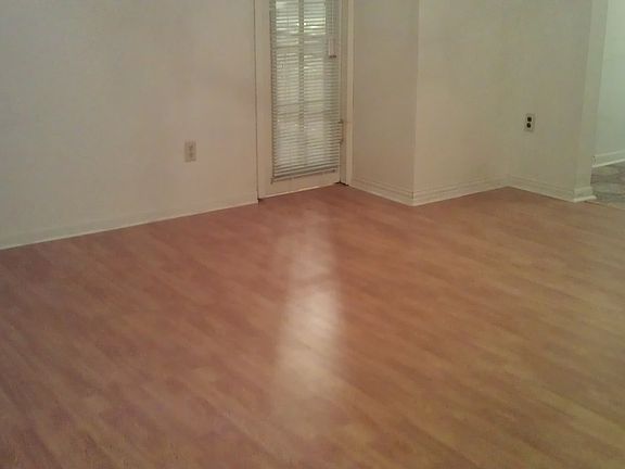 3rd image of 1533 Northview Dr