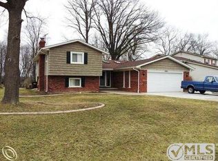 7291 S Huron River Dr, South Rockwood, MI 48179