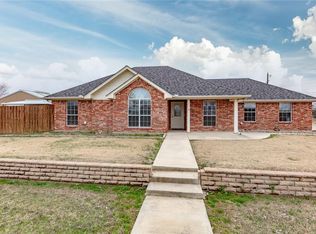 947 Port O Call Dr, Runaway Bay, TX 76426